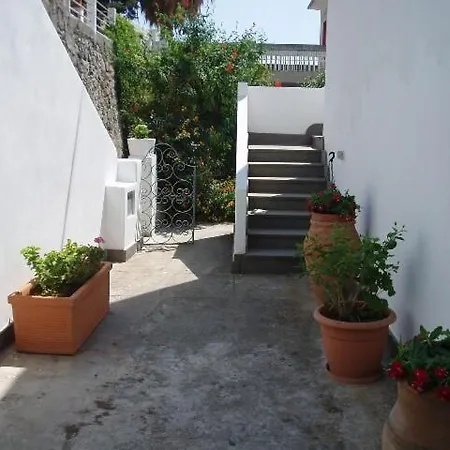 Vakantiehuis Deliziosa Casa Con Giardino
