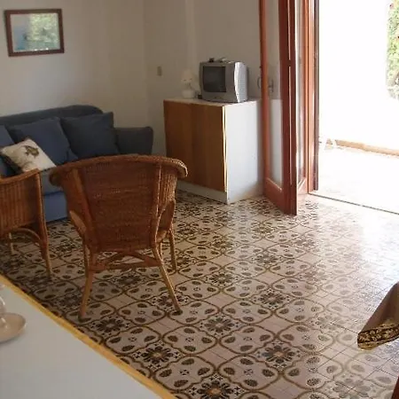 Deliziosa Casa Con Giardino 펜션 *