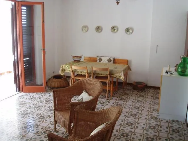 Semesterbostad Deliziosa Casa Con Giardino